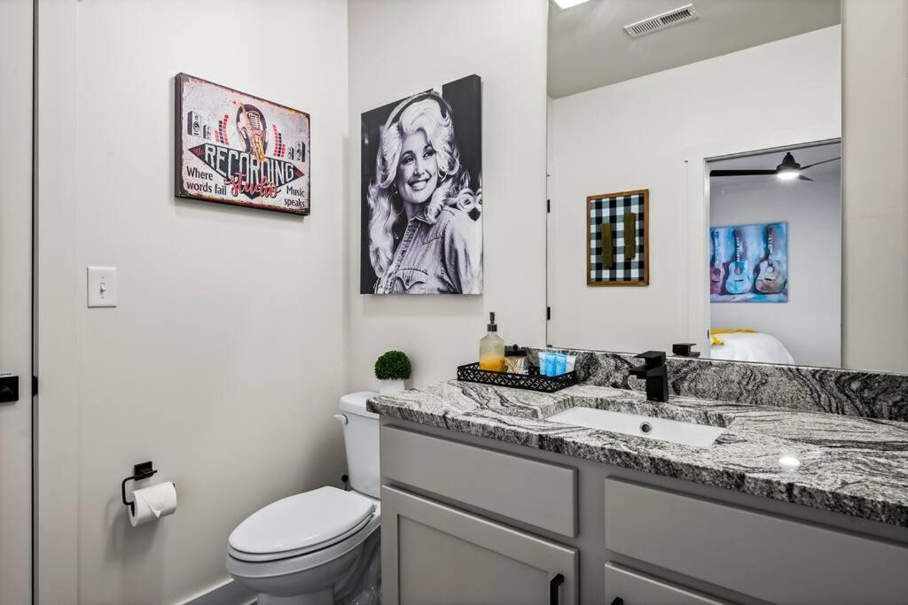 *Dog Friendly*Modern Home-Minutes To Dollywood, Gatlinburg, Smoky Mountains & Pigeon Forge! Екстер'єр фото