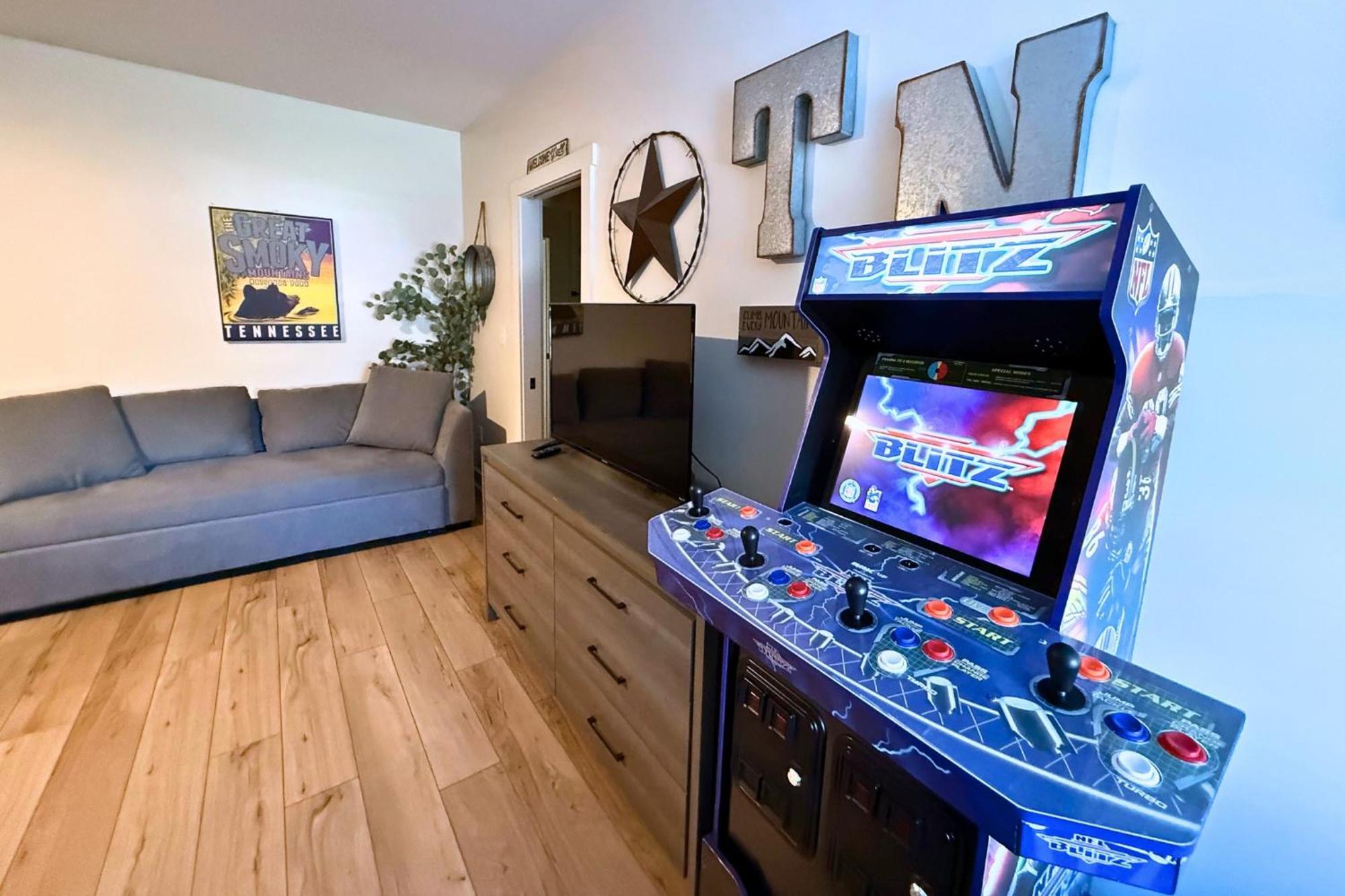 *Dog Friendly*Modern Home-Minutes To Dollywood, Gatlinburg, Smoky Mountains & Pigeon Forge! Екстер'єр фото